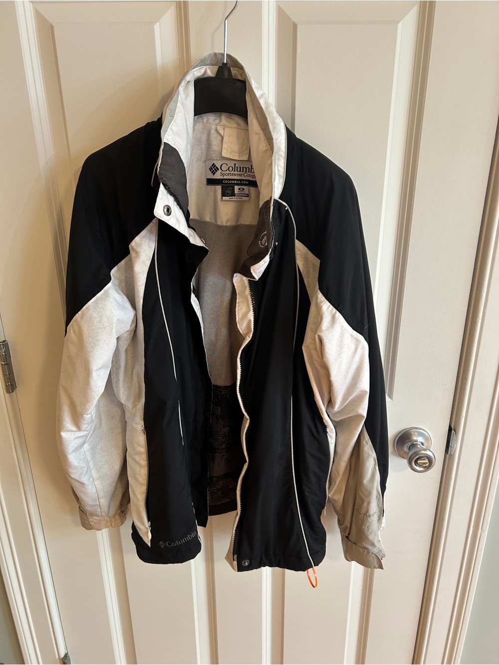 Columbia Black and White Women's Ski Jacket Shell